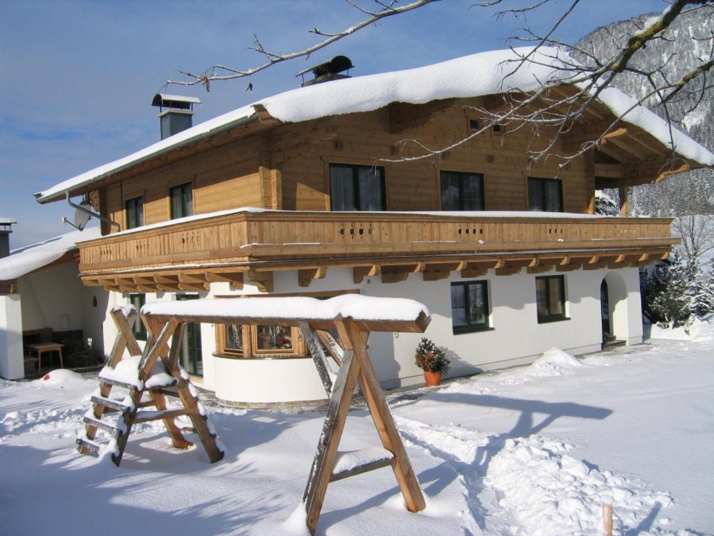 Gertrude Eder Apartamento *